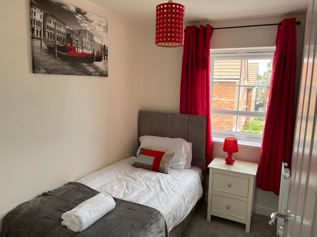 Villa Stunning 3-Bed Risa House In Beeston Nottingham Extérieur photo